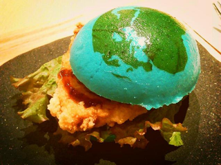 Illustration for article titled Is This Blue Burger Amazing? Or Disgusting?